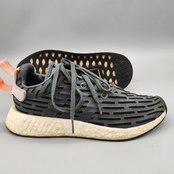 Adidas NMD R2 Women's Size 8 Utility Ivy Green Black White Peach Boost BA7259 - Picture 14 of 16